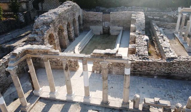 Stratonikeia'nın Roma hamamında 1900 yıl sonra su aktı