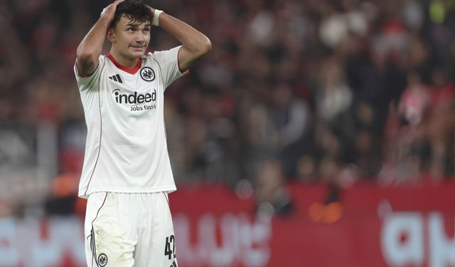 Frankfurt, 9 kişi kalan Leverkusen'e yenildi