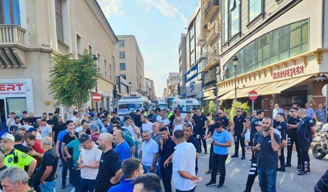 Adana’da dolmuş şoförlerinden eylem: Trafik kilitlendi