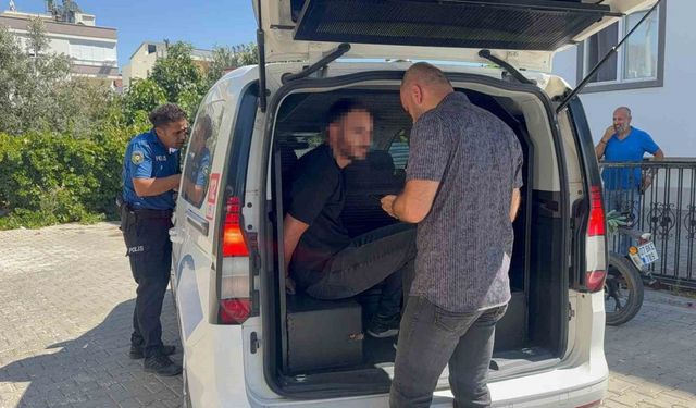 Ailesiyle yolda yürüyen adamı bacaklarından vuran şüpheli adliyeye sevk edildi