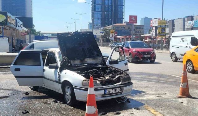 Ankara’da araç yangını paniğe neden oldu