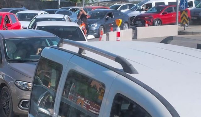 Ankara’da bıçaklı trafik kavgası kameraya yansıdı