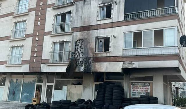 Ankara’da bir dükkanın kundaklanma anı kameralara yansıdı