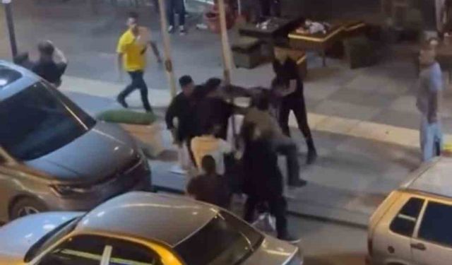 Ankara’da tekmeli yumruklu park kavgası kamerada