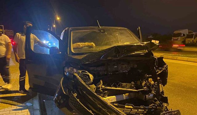 Antalya’da 3 aracın karıştığı kazada 5 kişi yaralandı