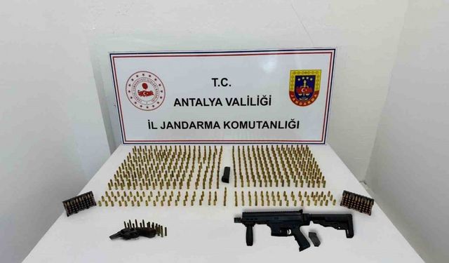 Antalya’da bir depoda suikast silahı ele geçirildi