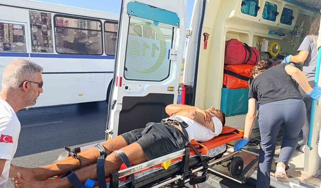 Antalya’da tır ile çarpışan bisikletli yaralandı