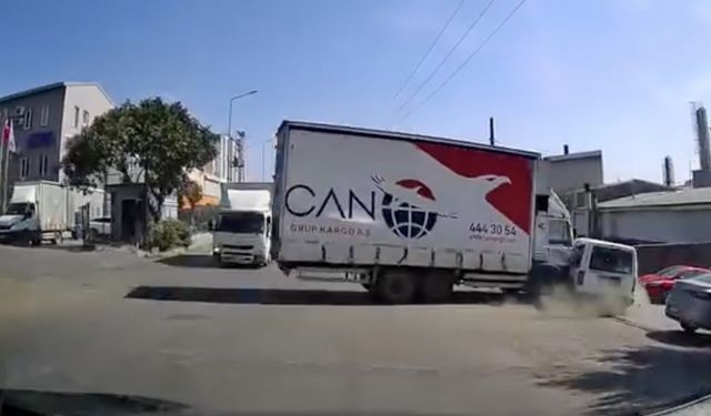 Arnavutköy’de aksiyon filmlerini aratmayan kaza: Kamyon araca çarptı, metrelerce sürükledi