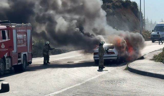 Arnavutköy’de LPG’li otomobil alev alev yandı