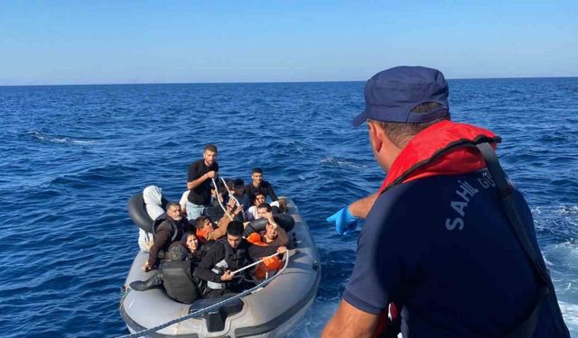 Aydın açıklarında 12 düzensiz göçmen kurtarıldı