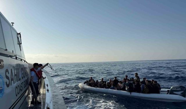 Aydın’da 28 düzensiz göçmen ve 1 göçmen kaçakçısı yakalandı
