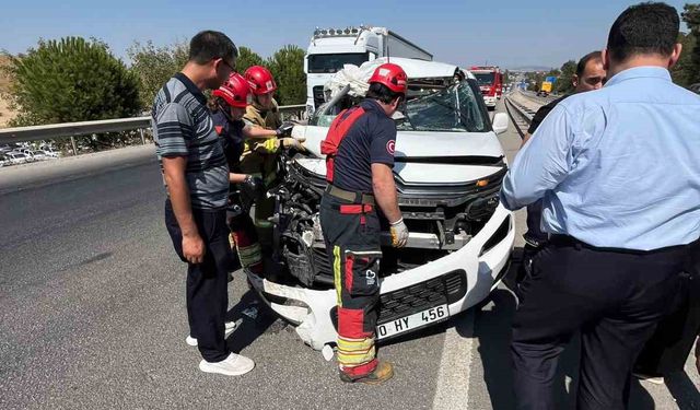 Balıkesir’de çift taraflı trafik kazası; 1 yaralı