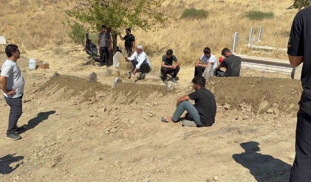 Batman’da saldırıda yaşamını yitiren aile, yoğun güvenlik önlemleri altında toprağa verildi