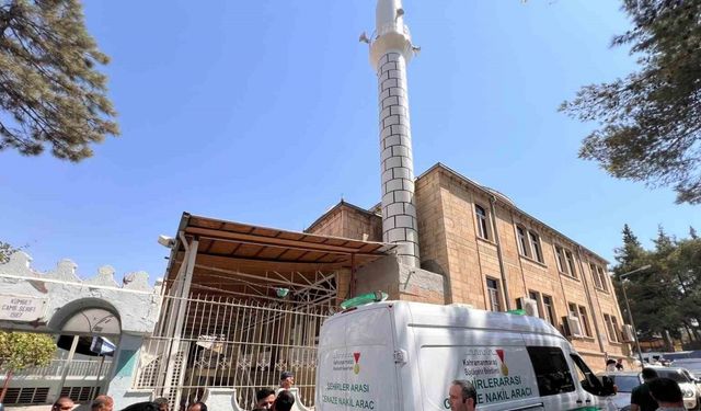 Bıçaklı saldırıda hayatını kaybeden genç adam son yolculuğuna uğurlandı