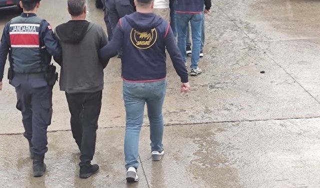 Bolu’da ’çocuğa cinsel istismar’ ve ’dolandırıcılıktan’ aranan 2 kişi yakalandı