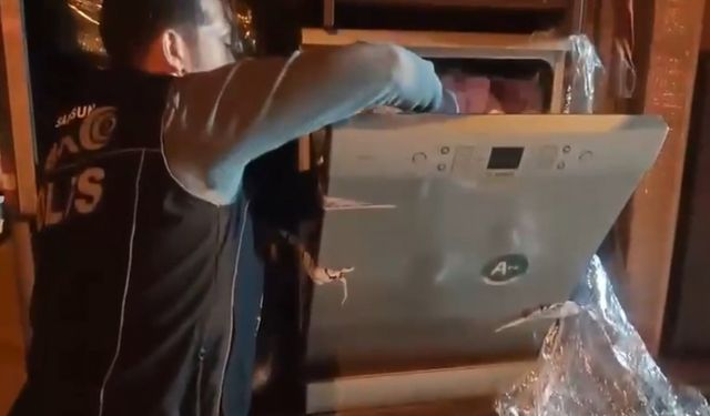 Bulaşık makinesine gizlenen 53 bin adet uyuşturcu hapı narkotik köpeği buldu