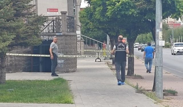 Cami tuvaletinde tartıştığı şahsı bıçaklayan şüpheli yakalandı