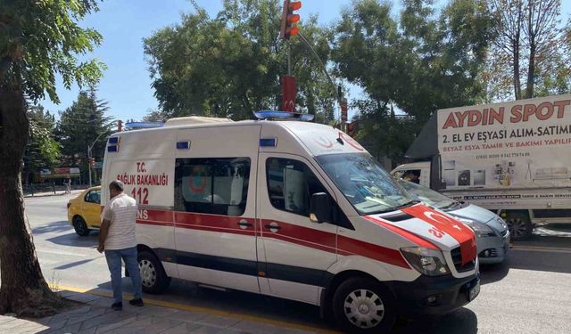 Çarptığı yayanın tedavi gördüğü ambulansın başından ayrılmadı
