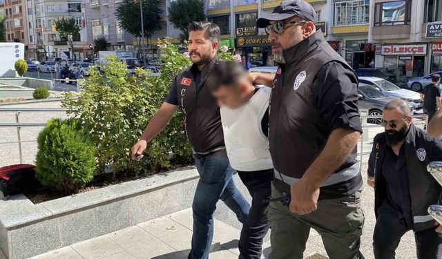 Çorum’da petshop dükkanında işlenen cinayetin 3 şüphelisi adliyeye sevk edildi