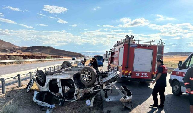 Çorum’da takla atan otomobil hurdaya döndü: 3 yaralı