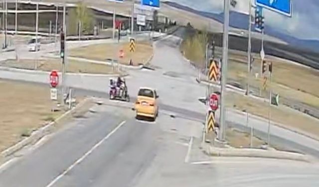 Çorum’da ticari taksi ile üç tekerlekli motosiklet çarpıştı: 1 yaralı