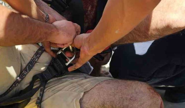 Damdan havalandırma boşluğuna düşen boyacıyı itfaiye ekipleri kurtardı