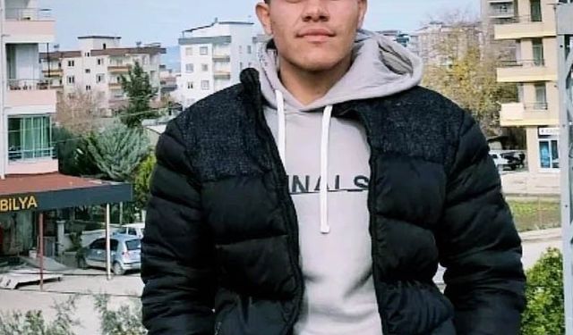 Devrilen traktörün altında kalan genç hayatını kaybetti