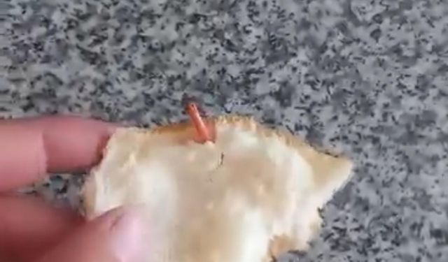 Diyarbakır’da ekmeğin içinden kablo çıktı