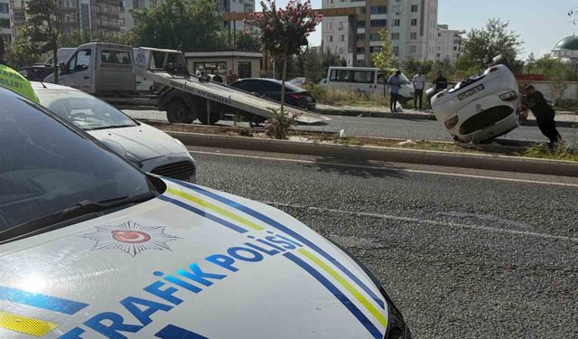Diyarbakır’da iki otomobil çarpıştı: 1 yaralı