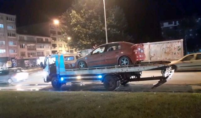 Edirne’de seyir halindeyken yanan araç kullanılamaz hale geldi