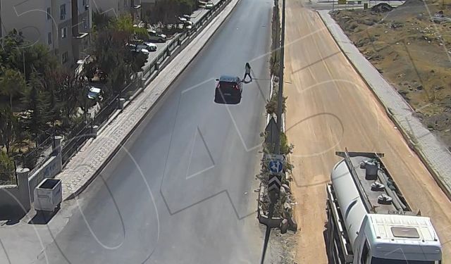 Elazığ’da aracın çarptığı kadın 19 gündür yaşam savaşı veriyor: Kaza anı kamerada