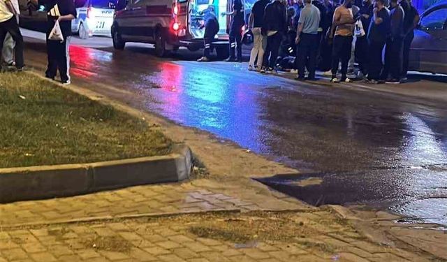 Elazığ’da motosiklet yayaya çarptı: 2 yaralı