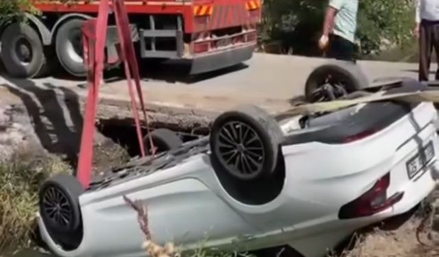 Erciş’te otomobil su kanala uçtu: 3 yaralı