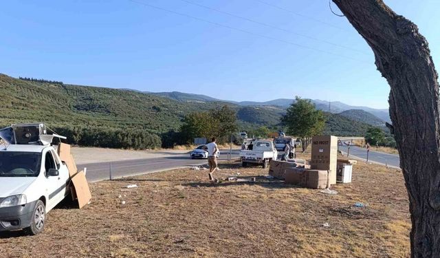 Erdek’te beyaz eşya yüklü kamyonet kaza yaptı, 1 yaralı