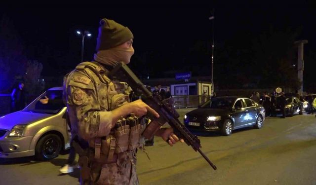 Erzurum’da 55 ekip ve 600 polisin katılımıyla uygulama yapıldı