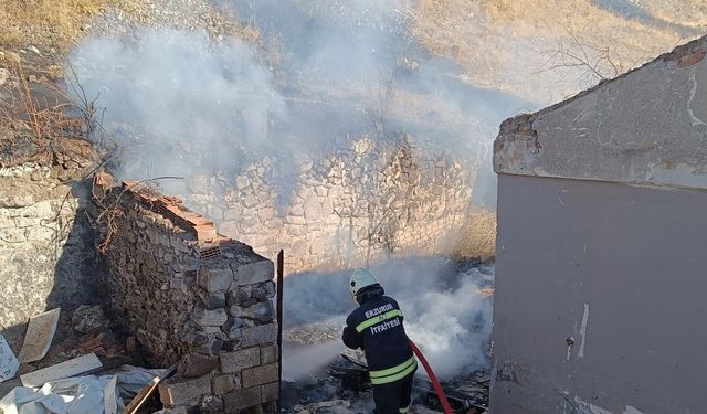 Erzurum’da korkutan kömürlük yangını