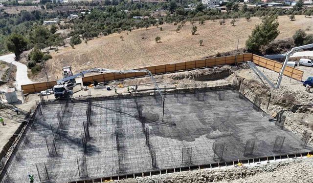 Hatay Büyükşehir Belediyesi, Karlısu Mahallesi’ne çok amaçlı salon inşa ediyor