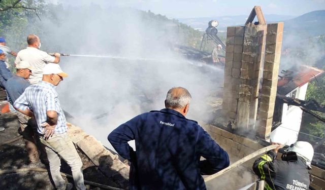 Hisarcık’ta bir evde çıkan yangın ormana sıçramadan söndürüldü