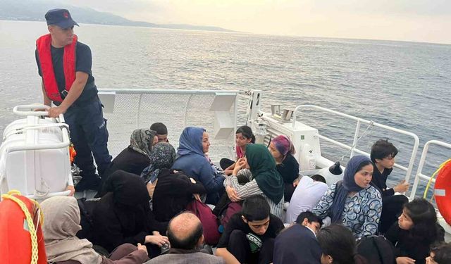 İzmir açıklarında 46’sı çocuk 81 düzensiz göçmen yakalandı