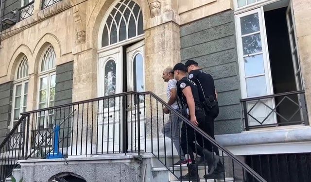 İzmir’de yunuslardan firari avı