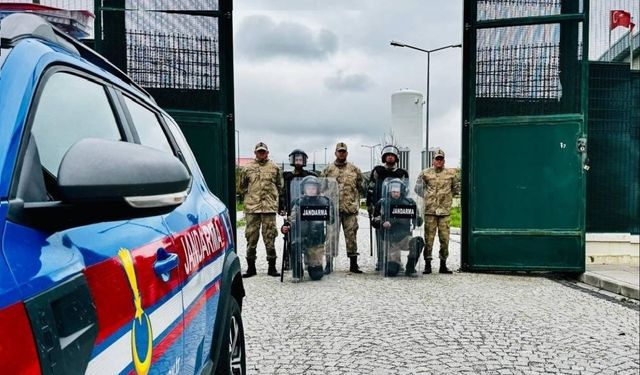 Jandarma ekipleri suçlulara göz açtırmıyor