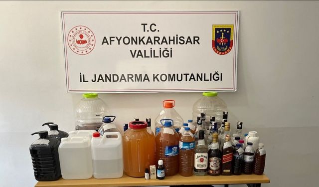 Jandarma sahte alkol yapımında kullanılan malzemeler ele geçirdi