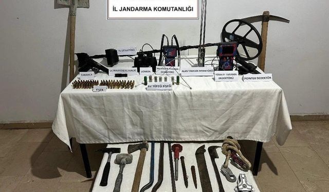 Jandarmadan kaçak kazı yapan şahıslara yönelik operasyon