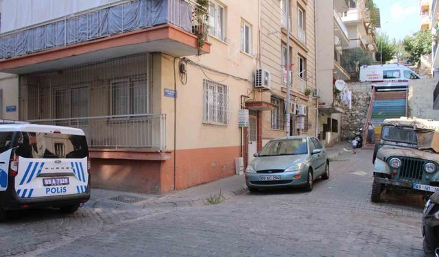 Kapının önüne koyulan çöp, ekipleri harekete geçirdi
