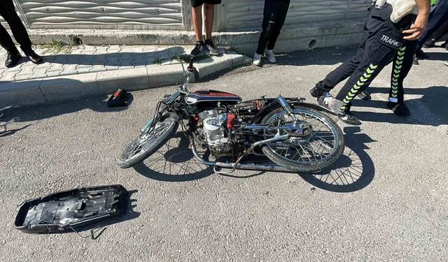 Karaman’da 1’i ağır 2 kişinin yaralandığı kaza kamerada