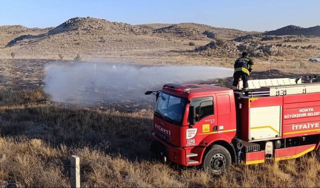 Karapınar’da boş arsada yangın paniği