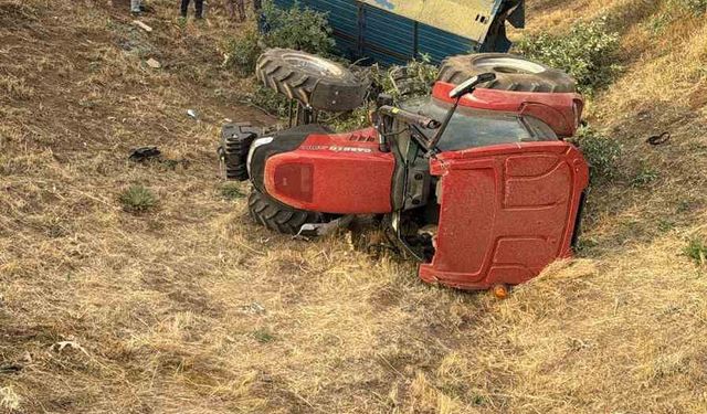 Karayazı’da traktör devrildi