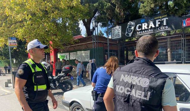 Kocaeli’de 26 ekip, okul çevrelerini narkotik ablukaya aldı