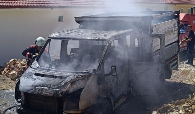Malatya’da şantiyede araç yangını