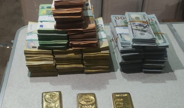Manavgat Belediyesi ’yolsuzluk’ ve ’rüşvet’ soruşturmasında 3 kg külçe altın yarım milyonun üzerinde döviz ele geçirildi